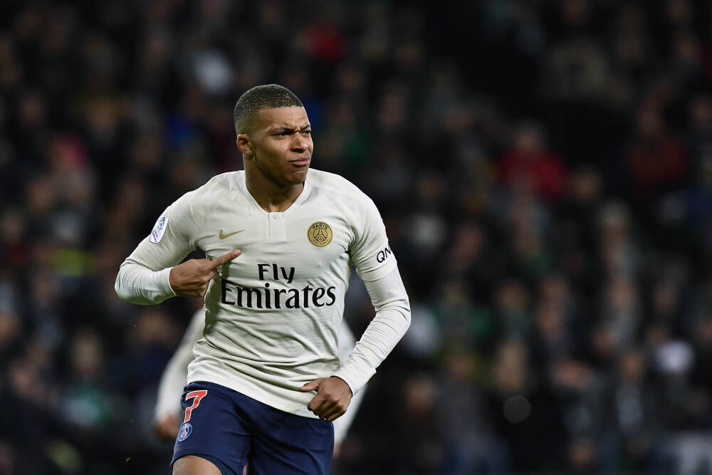 活力十足！夏普半场13中6&三分4中2砍16分5助 大风车暴扣技惊四座